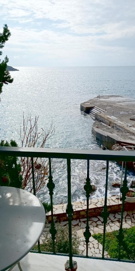 Aparthotel Gorgones, Sea-Front, Great View Kardhamili Exterior foto