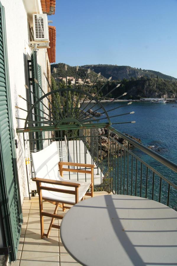 Aparthotel Gorgones, Sea-Front, Great View Kardhamili Exterior foto