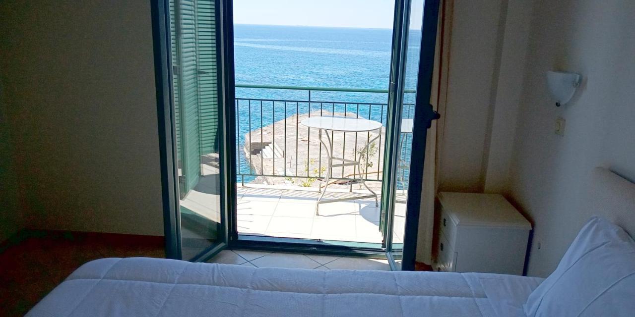 Aparthotel Gorgones, Sea-Front, Great View Kardhamili Exterior foto