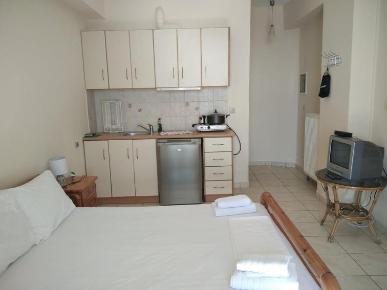 Aparthotel Gorgones, Sea-Front, Great View Kardhamili Exterior foto